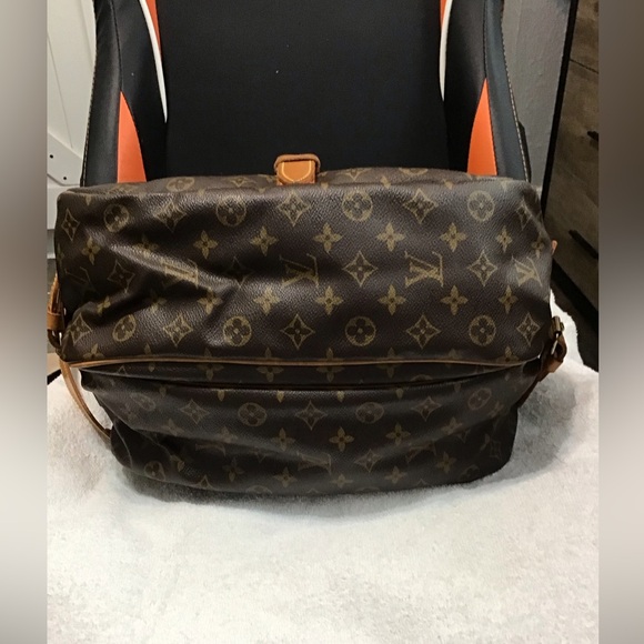 Louis Vuitton Bags - Picture 8 of 12
